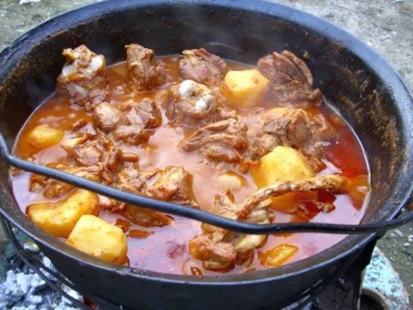 Festivalul preparatelor la ceaun, sâmbătă, la Covasna