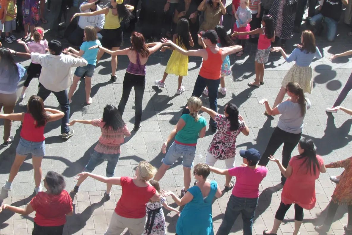 Flashmob „Împreună prin dans”, vineri, la Sfântu Gheorghe