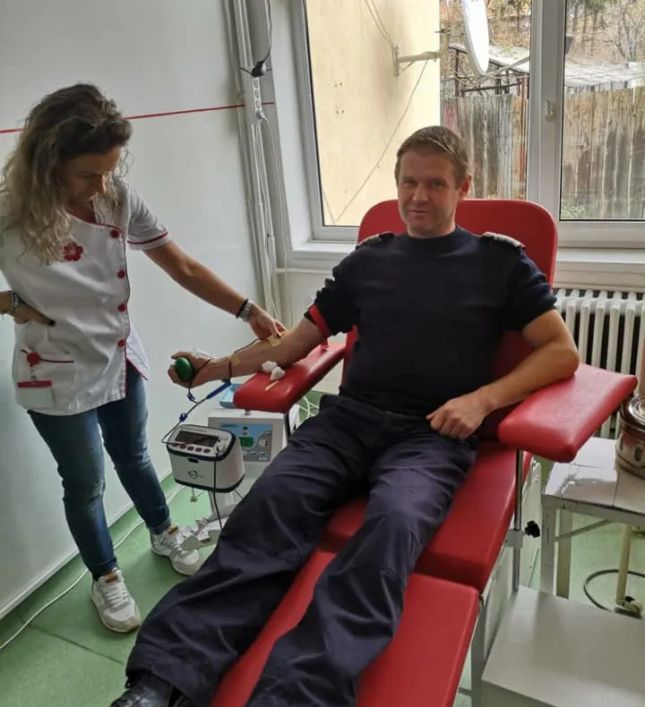 Zeci de motocicliști, pompieri, polițiști și jandarmi covăsneni au donat sânge în prima zi a campaniei „Salvează o viață! Fii erou!”