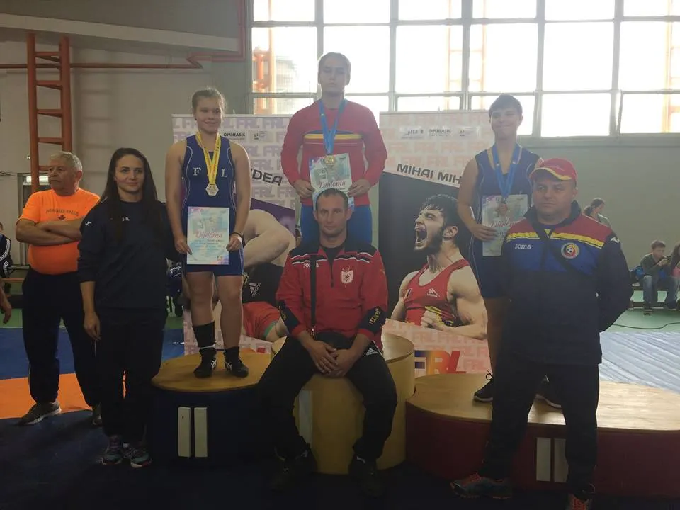 Aur, argint şi bronz pentru sportivii CSS Sfântu Gheorghe la finala Campionatului Naţional de Lupte pentru juniori
