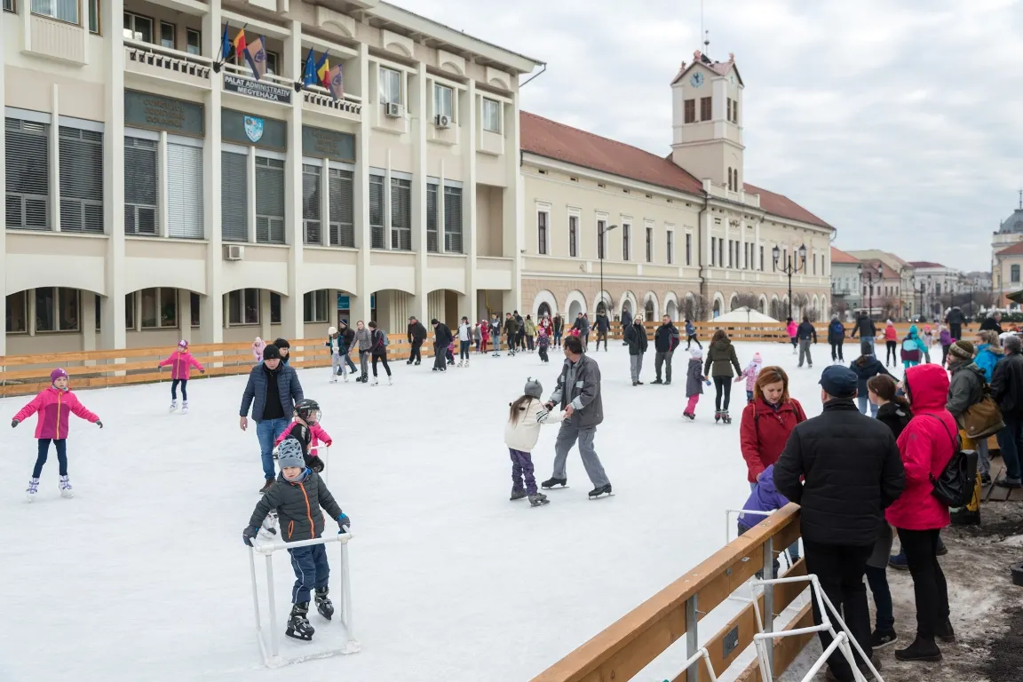 Program prelungit la pârtiile de schi din Şugaş Băi şi patinoarul din centru