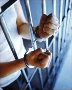 Covasna: Ceartă încheiată în arest pentru doi tineri din Zagon