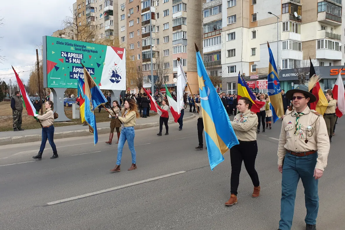 VIDEO. Sute de oameni într-un marş de Ziua Maghiarilor la Sfântu Gheorghe