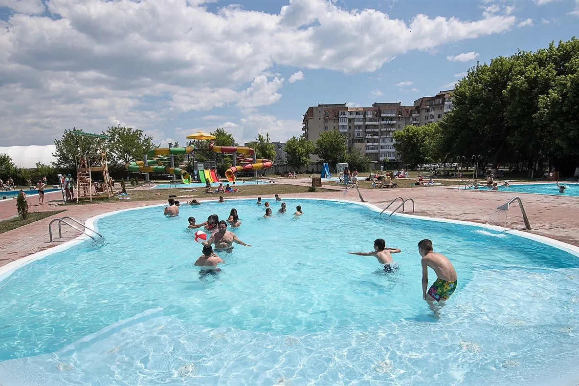 Încasări de peste 440.000 lei la Ștrandul din Sfântu Gheorghe în 2018