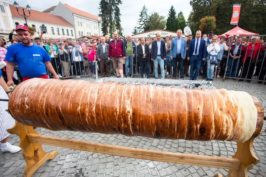 Festivalul Kürtőskalács la Sfântu Gheorghe în perioada 13-15 septembrie