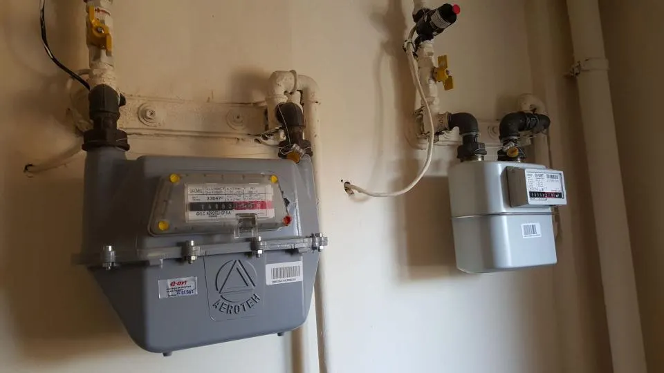 A folosit gaz gratuit aproape un an cu un contor furat din Târgu Secuiesc