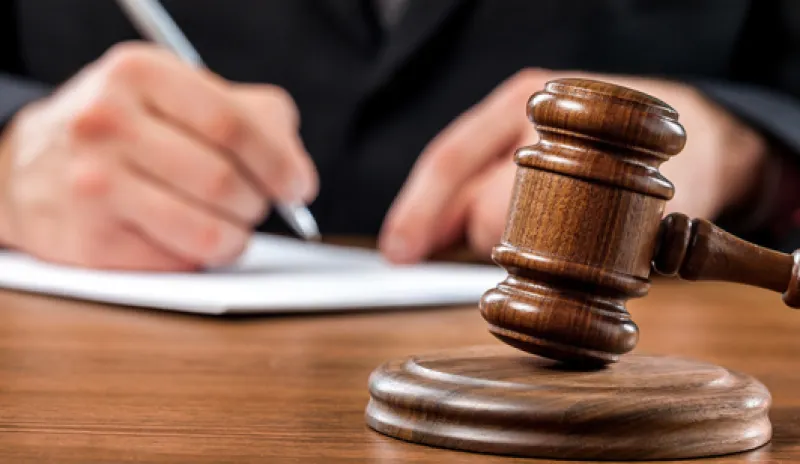 Covăsnean de 40 de ani arestat pentru amenințare, distrugere şi furt