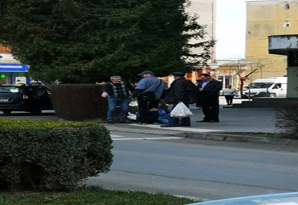 Bătrână lovită pe trecere, la semafoarele mari din Sfântu Gheorghe