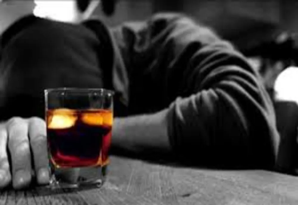 Tânăr de 18 ani, cercetat după ce a bătut un bărbat de 40 de ani