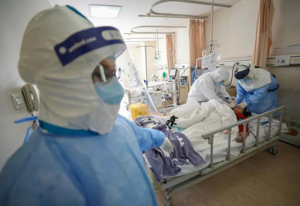54 de pacienţi testaţi pozitiv sau suspecţi de infecţia cu Covid-19, internaţi la SJU Sfântu Gheorghe. 15 persoane au fost externate