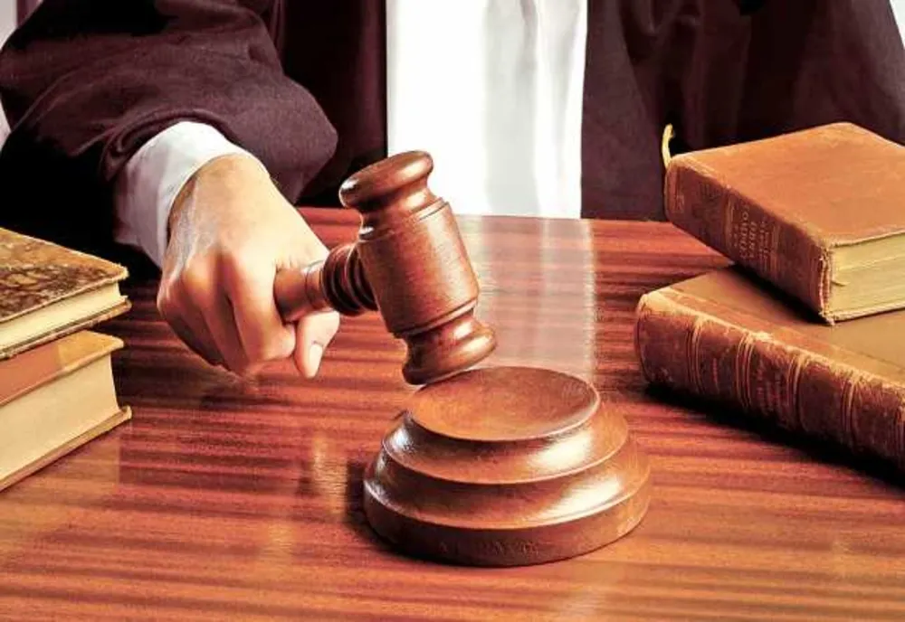 Bărbat din Olteni arestat la domiciliu după ce a condus băut, fără permis şi a intrat cu maşina în gardul unei case