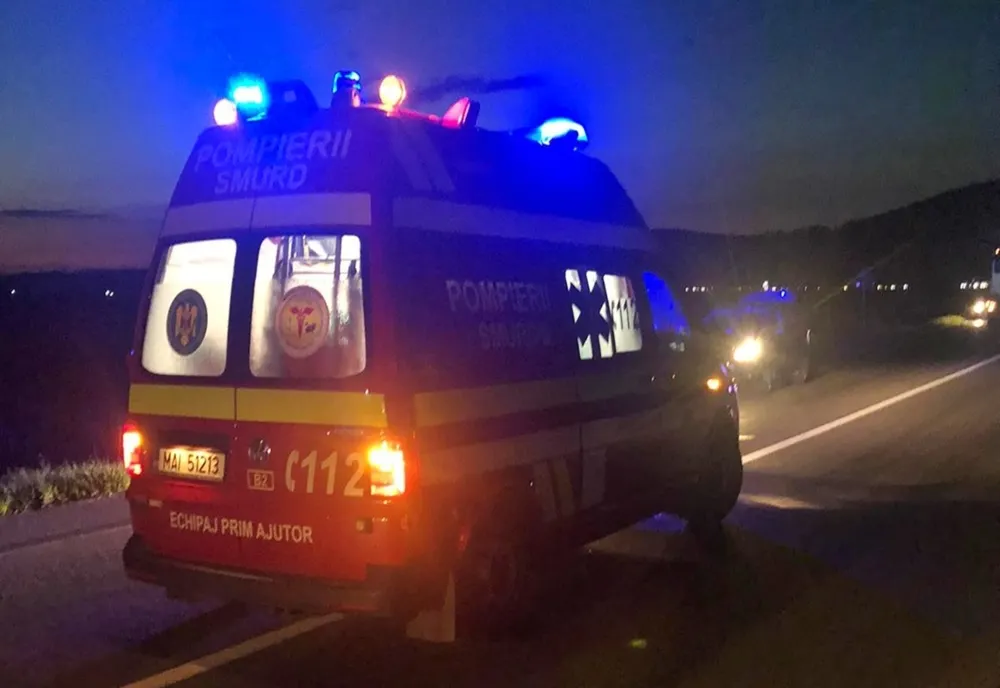 În stare gravă după ce s-a răstunat cu ATV-ul