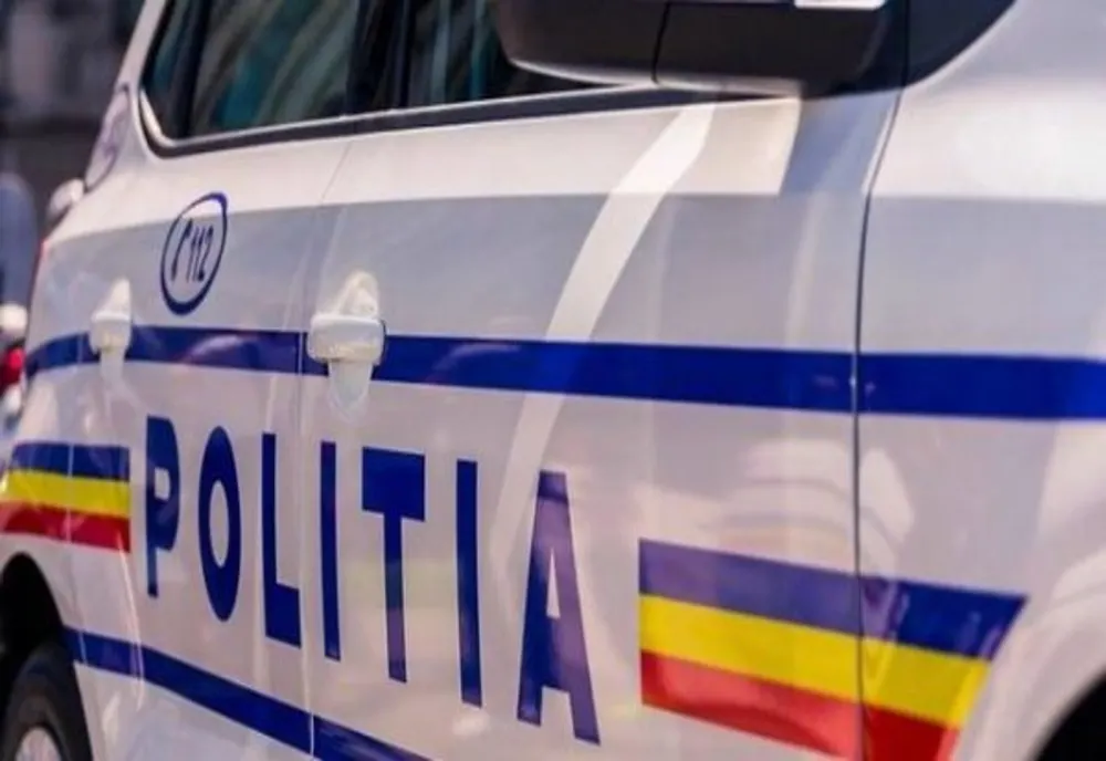 Trei bărbați prinși de polițiști cu autoturisme neîmatriculate și fără permis de conducere în interval de o oră