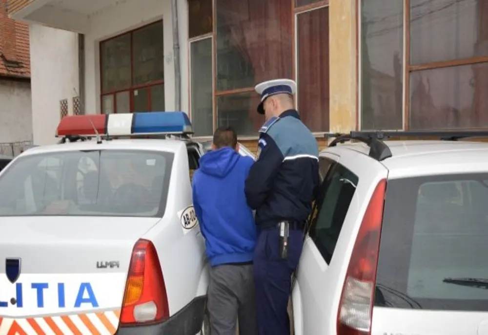 Bărbat din Covasna reținut după ce a fost prins la furat în Brașov