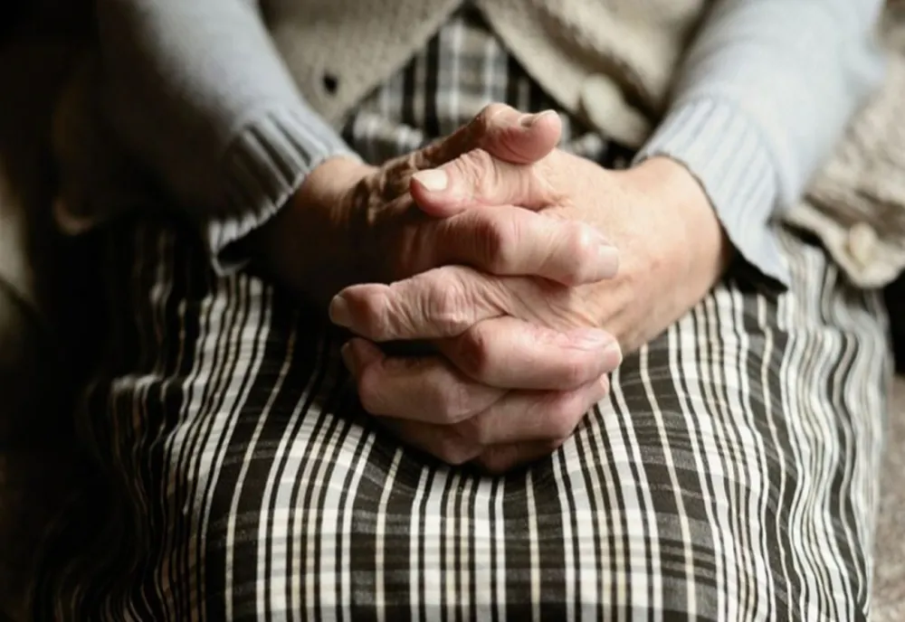 Centrul de zi din Cernat caută voluntari seniori care să devină mentori online pentru peste 250 de copii