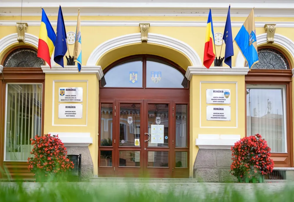 Primăria Sfântu Gheorghe reintroduce programările la birourile instituţiei