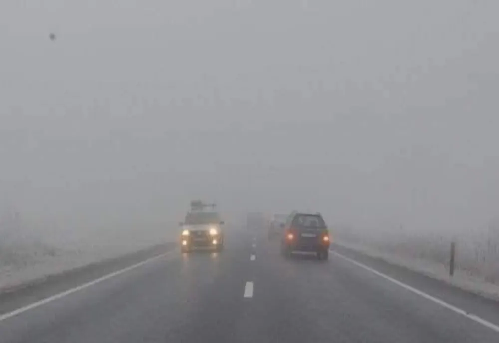 Trafic îngreunat - Ceață în 24 de județe - Cod galben emis de ANM