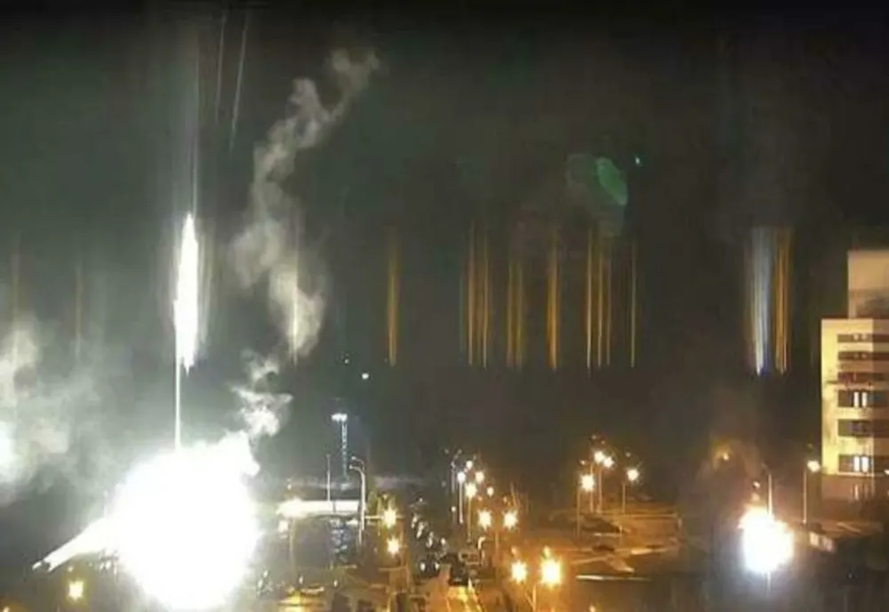 INCENDIU la Centrala nucleară Zaporojie după atacul furibund al rușilor