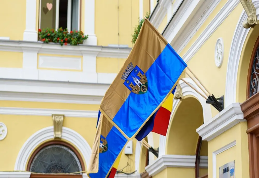 Primăria Sfântu Gheorghe a atacat sentinţa de anulare a steagului municipiului