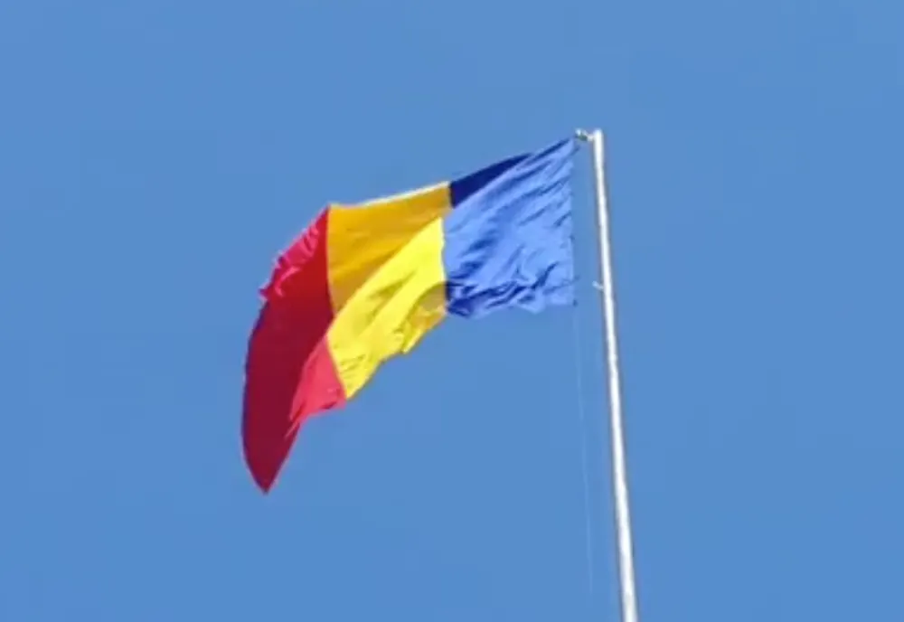 Spectacol aviatic, duminică, la Sfântu Gheorghe, cu ocazia Zilei Drapelului Naţional