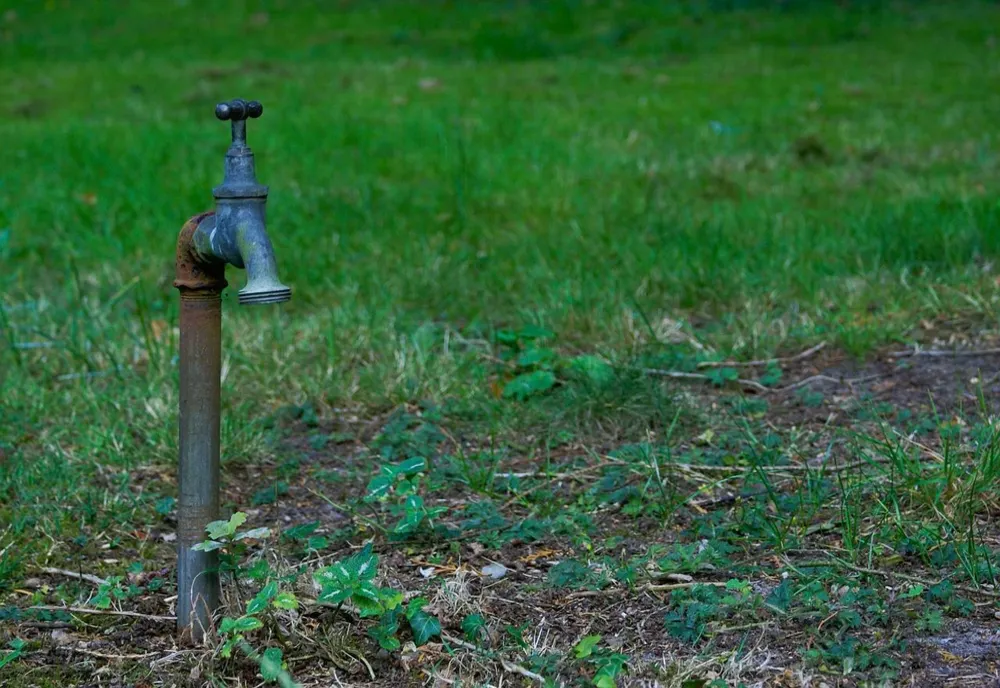 Apele Române: În marile orașe NU lipsește apa. Orașele mici și comunele, lovite de secetă - Rezerva de apă și restricțiile în CRIZĂ