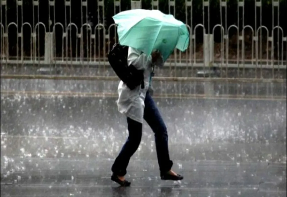 Vreme instabilă astăzi. Unde va ploua
