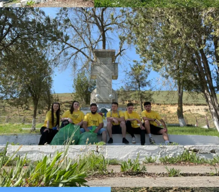 TINERETUL AUR COVASNA A CURĂȚAT CIMITIRUL EROILOR DIN ARACI, ÎN AJUNUL ZILEI VETERANILOR DE RĂZBOI