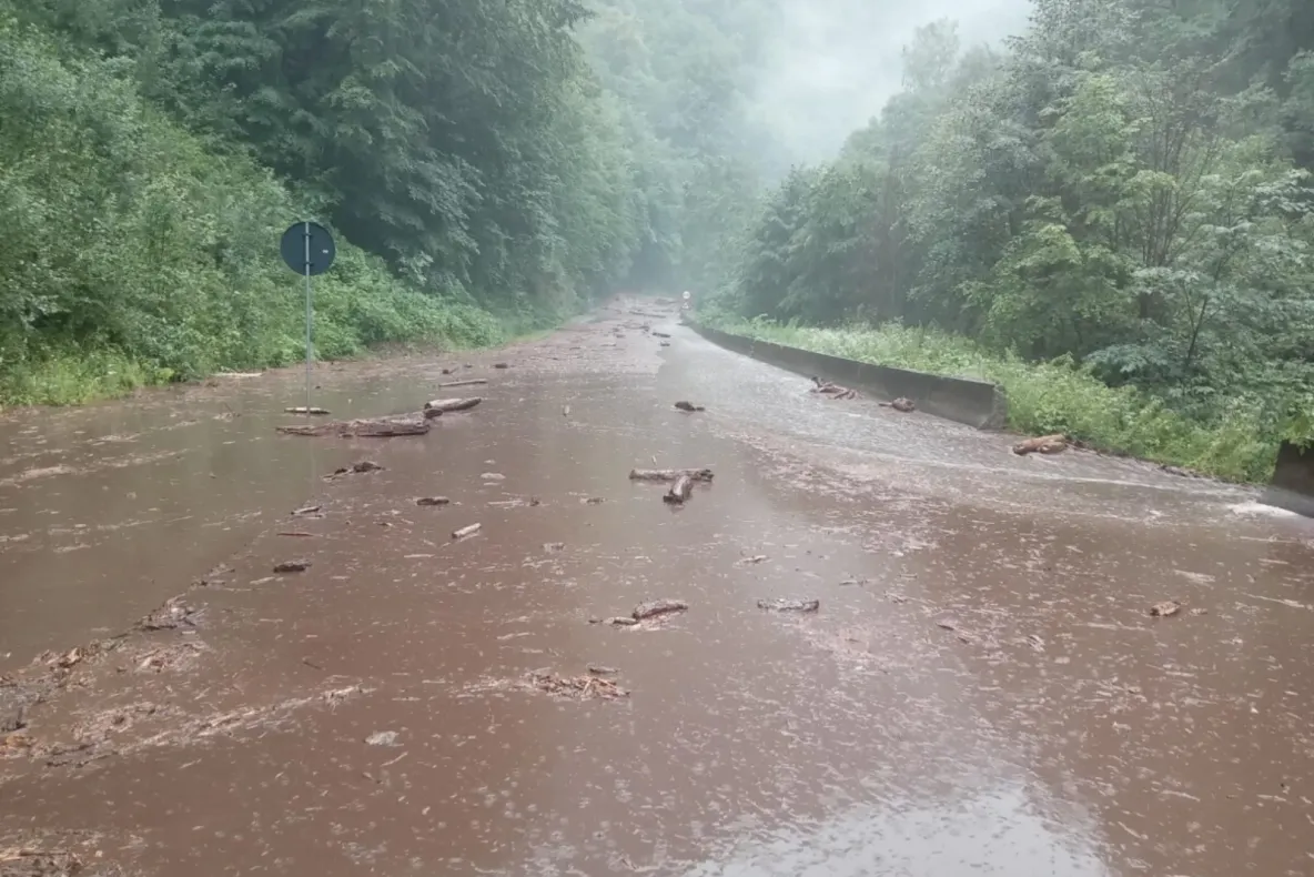 Circulația pe Transalpina, în zona Barajului Tău, reluată pe ambele sensuri