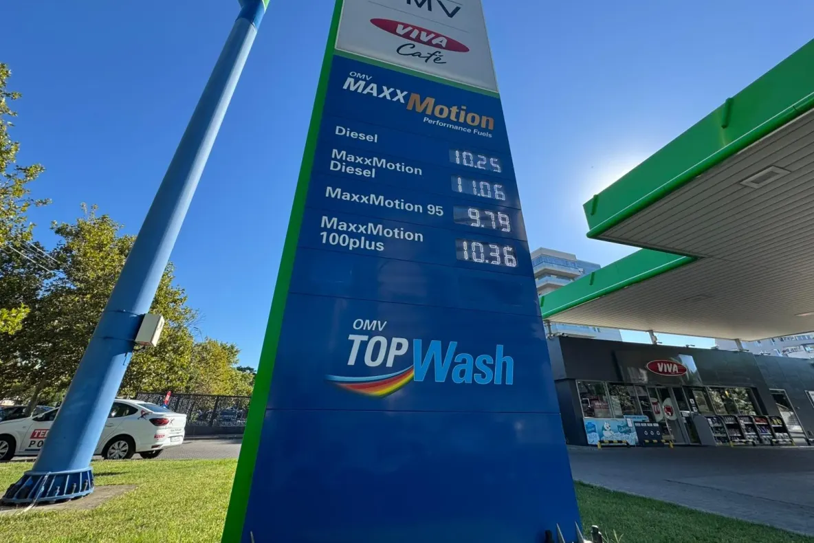 Benzina a atins un nou maxim istoric în România: 9,79 lei/litru în București