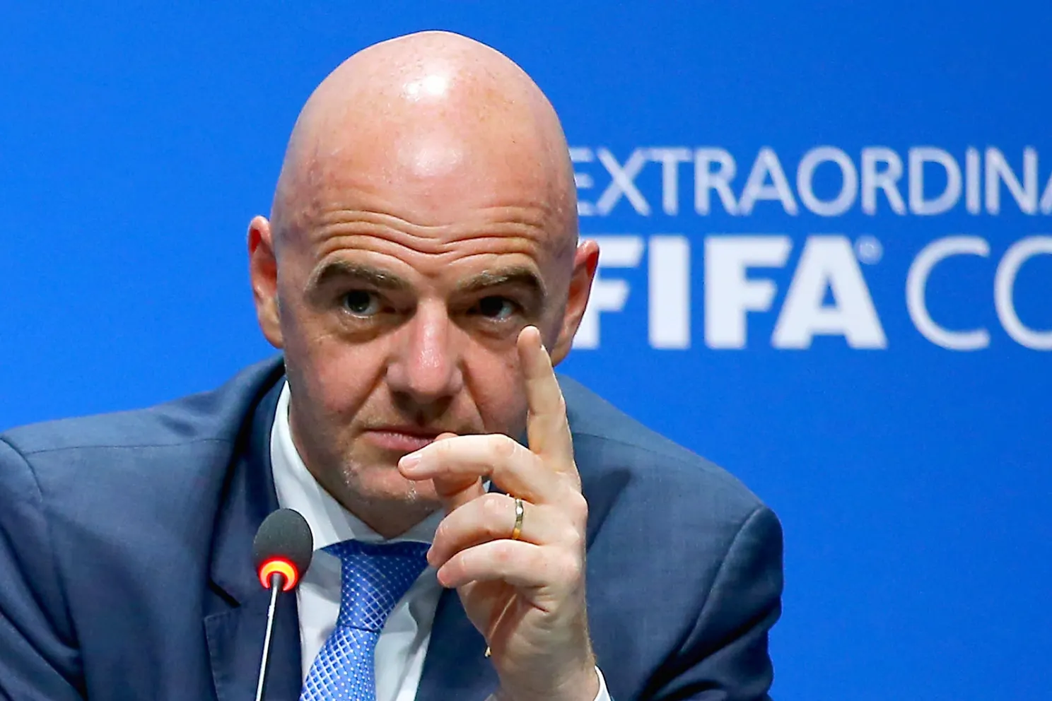 UEFA caută un candidat din afara Europei care să îl concureze pe Infantino