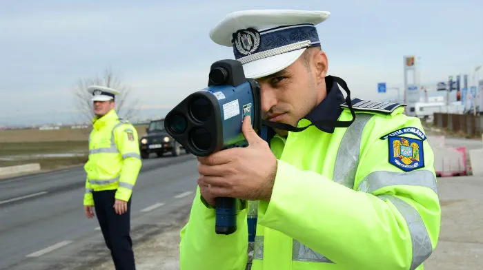 FOTO PISTOL RADAR TRUCAM w