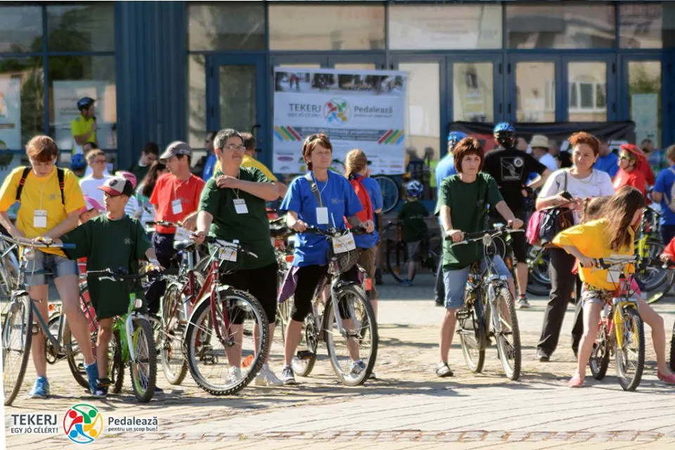 pedaleaza
