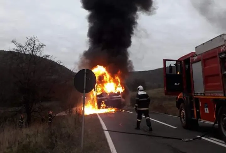 autobuz incendiu Valcele - 1