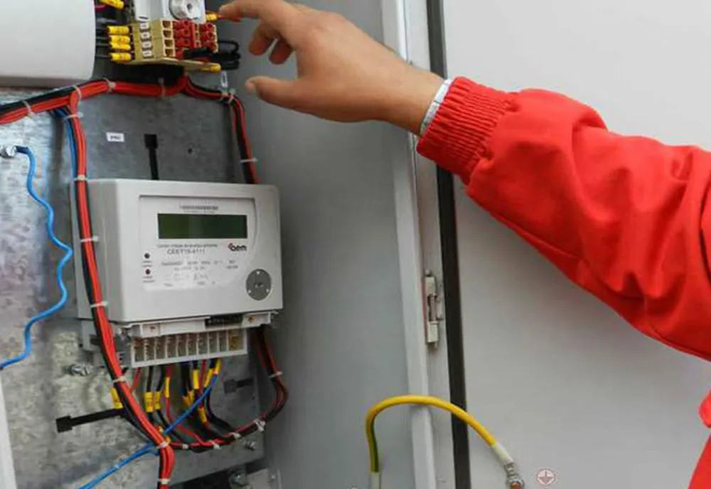 A furat curent electric, a fost prins, iar 24 de ore mai târziu a furat din nou