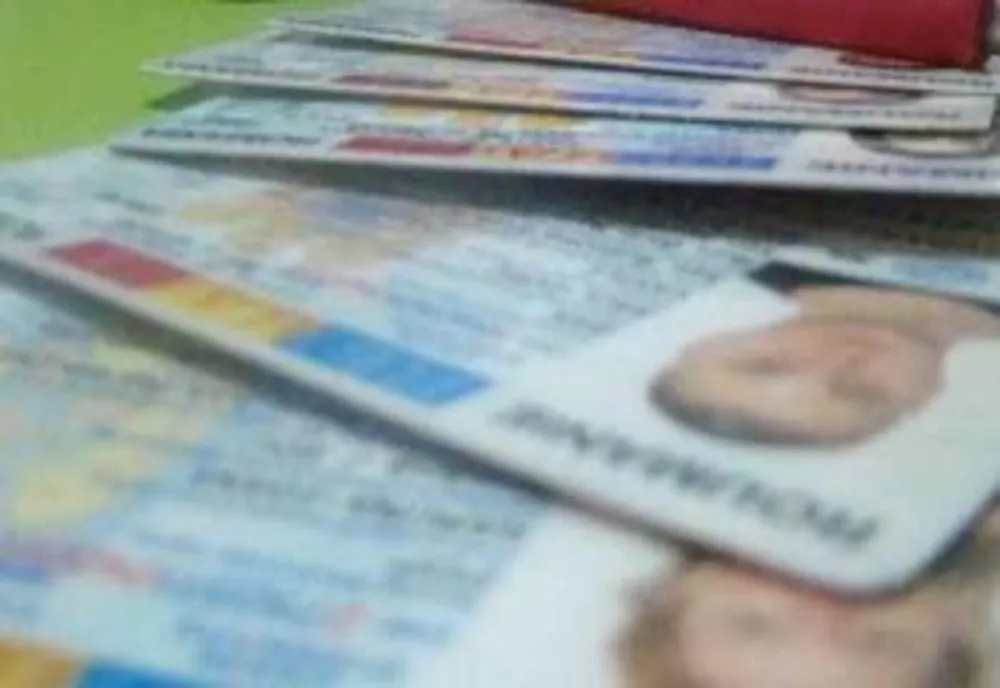 Documentele eliberate de autoritățile publice care expiră pe perioada stării de urgență își păstrează valabilitatea
