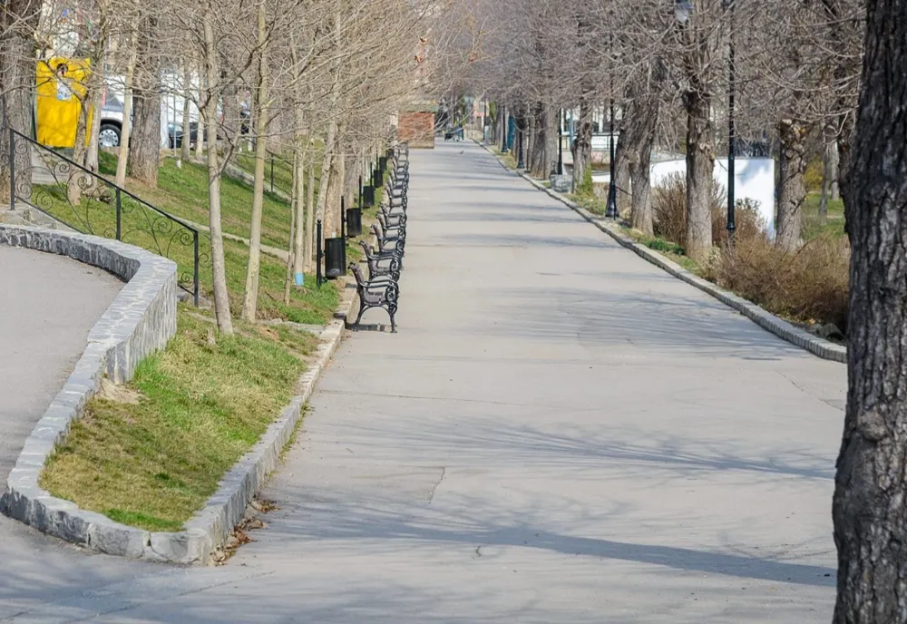 #StămAcasă! Primăria Sfântu Gheorghe demontează TOATE băncile din municipiu