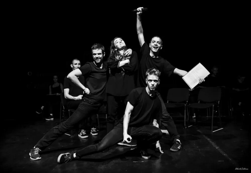 Teatrul „Andrei Mureșanu” Sfântu Gheorghe și Teatrul de Stat Constanța prezintă Festivalul DbutanT 2020. Programul spectacolelor