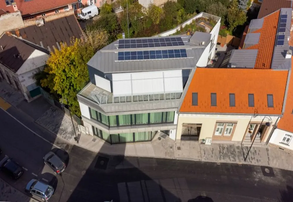 Prima clădire de birouri la standard Passive House din România a fost construită în centrul municipiului Sfântu Gheorghe 