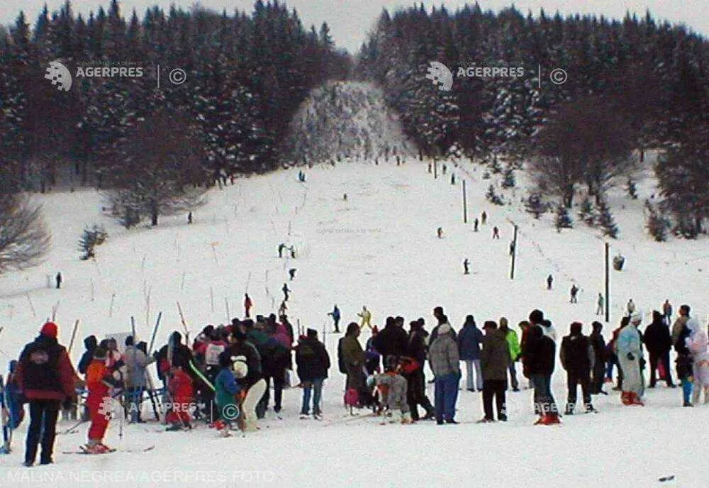 Tunurile de zăpadă de pe pârtia Șugaș Băi au fost puse în funcțiune
