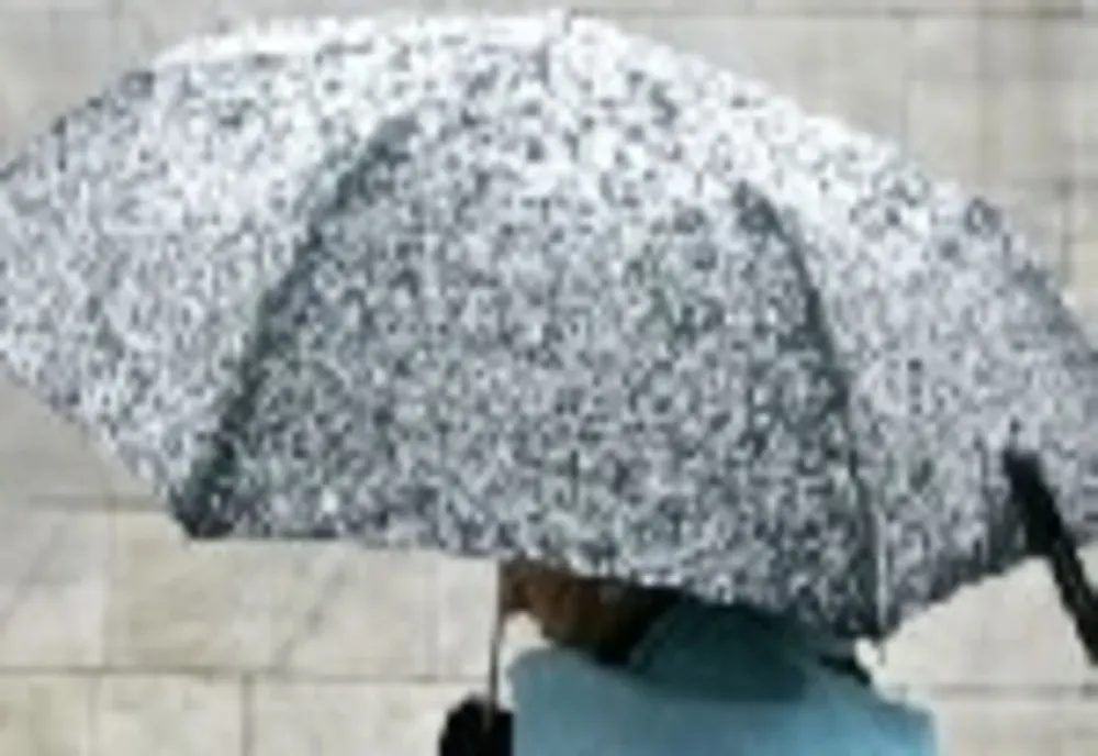 ANM: Informare meteo de ploi și ninsori, până vineri dimineața