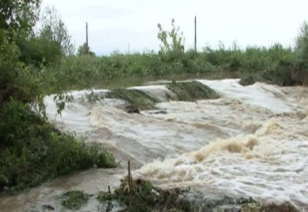 Risc mare de viituri pe mai multe râuri din țară. Cod galben emis de INHGA