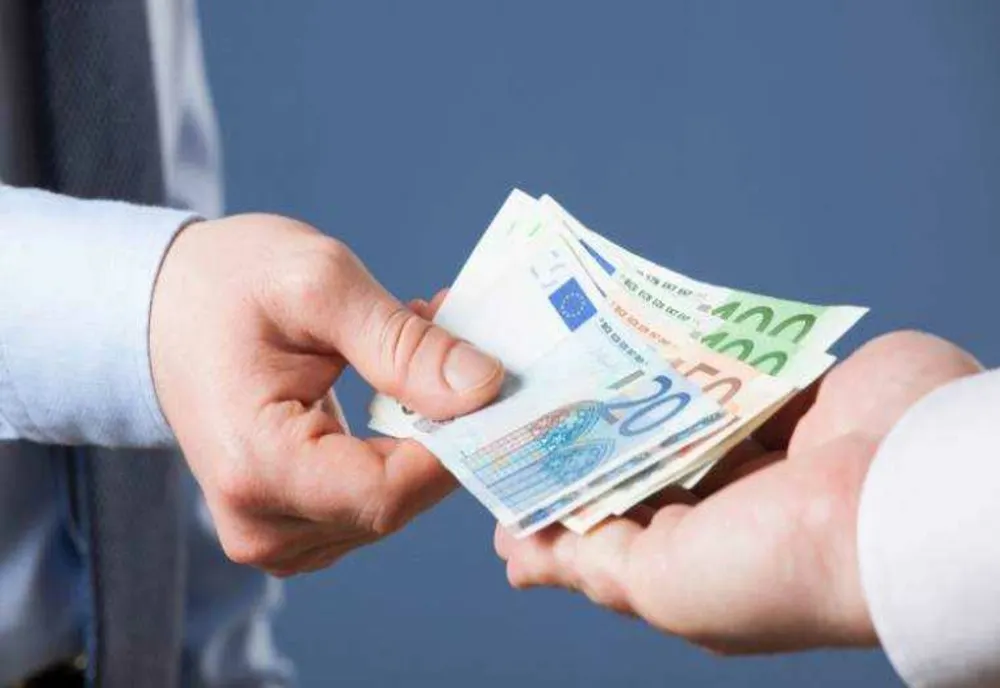 ROMÂNIA, PRINTRE ŢĂRILE UE CU CELE MAI SLABE REZULTATE ÎN COMBATEREA CORUPŢIEI