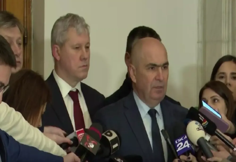 Guvernul Bolojan pregătește terenul pentru a-i păcăli din nou pe pensionari. Ce ar urma să primească în locul indexării?