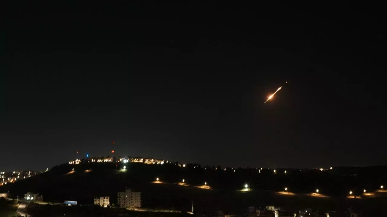 Război în Orientul Mijlociu. Noapte de foc în regiune: rachetă interceptată la Doha, raiduri israeliene în sudul Libanului