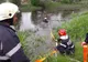 VIDEO. Mașină căzută în Râul Negru la Ozun