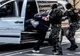 Petrecere la Sfântu Gheorghe, încheiată în arest. Petrecăreții i-au atacat cu pietre, topoare și cuțite pe polițiști