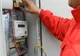 Atenție la contractele pe care le semnați! Operator de furnizare a energiei electrice amendat de OPC cu 20.000 de lei!
