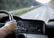 Prins de polițiști în timp ce conducea un vehicul fără să dețină permis