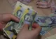 Aproape 85% din veniturile lunare ale românilor se duc pe cheltuieli